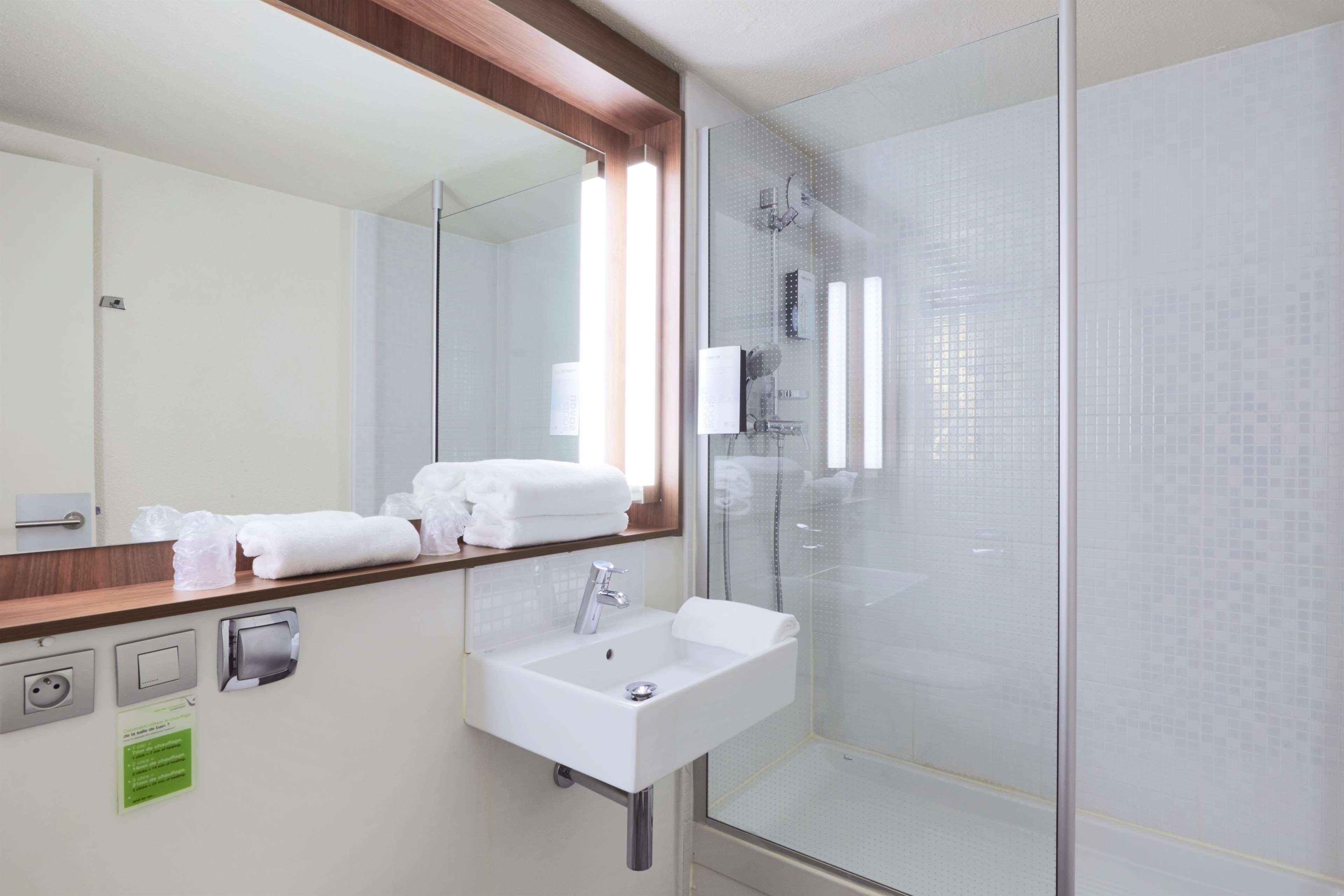 Campanile Chambery Hotell Eksteriør bilde